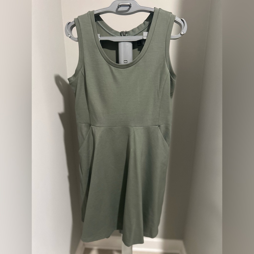 Banana Republic | Green Fit + Flare Dress
